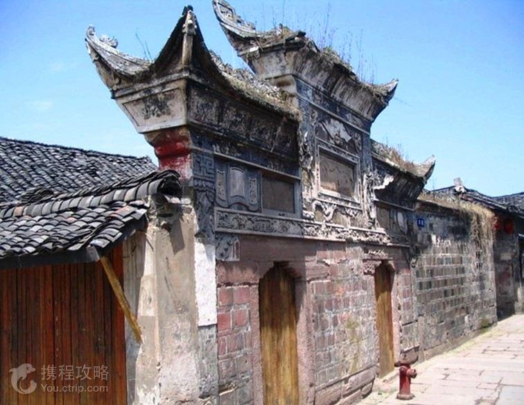 男子涉隐瞒犯罪且用双重户口结婚,妻子起诉离婚缺“夫妻感情破裂证据”遭驳
